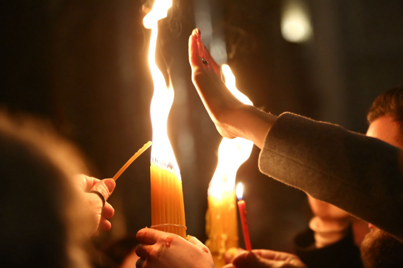 Схождения Благодатного огня: чудо или древняя традиция